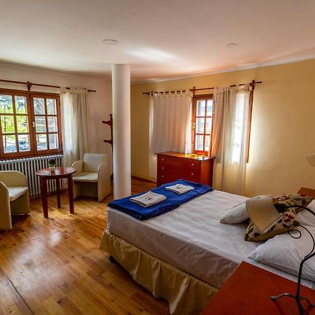 Pintó Terraza Hostel Esquel Kültér fotó