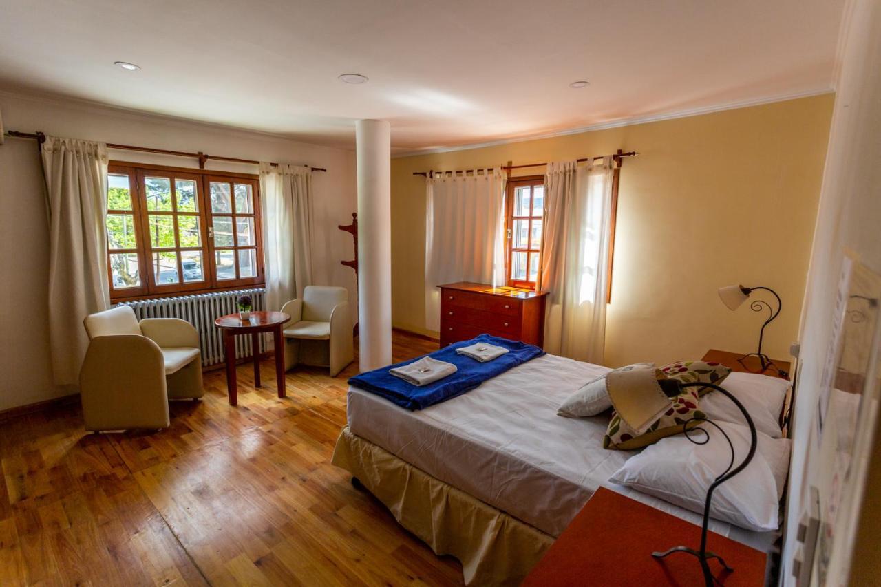Pintó Terraza Hostel Esquel Kültér fotó