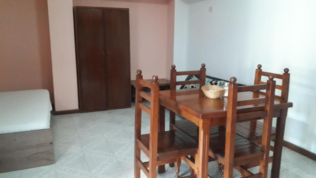 Pintó Terraza Hostel Esquel Kültér fotó